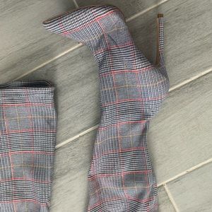 Thigh high stretch boot